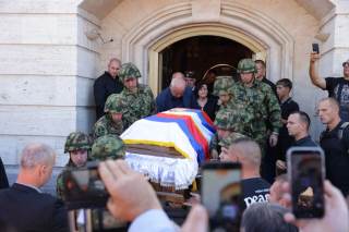 Ratko Mladic, el 'carnicero de los Balcanes', enterrado en Belgrado con honores militares