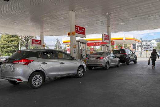 "No hay Extra": desabastecimiento en gasolineras de Ecuador persiste tras alza de precios