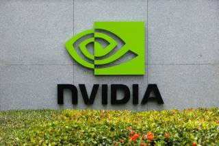 Acciones de Nvidia suben un 6,5 % en la apertura tras superar expectativas en resultados