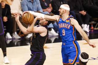 110-115. Los Thunder pasan el rodillo y ponen fin a la temporada de los Lakers con un 4-0