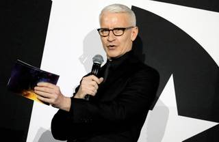 El periodista Anderson Cooper se despide del programa '60 minutes', después de veinte años