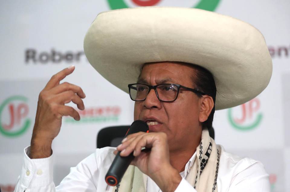 Jurado electoral rechaza el pedido de Sánchez para anular votos de peruanos en el exterior