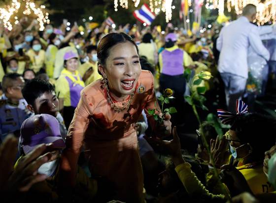La primogénita del rey de Tailandia sufre una infección grave tras 41 meses hospitalizada