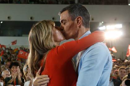 La izquierda española se presenta dividida a las elecciones con las encuestas en contra