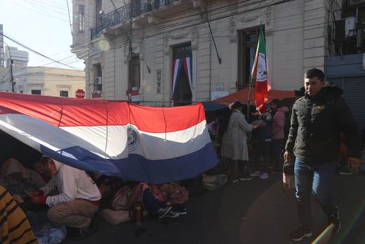 Campesinos llegan a Asunción para denunciar "abandono del Estado paraguayo al campo"