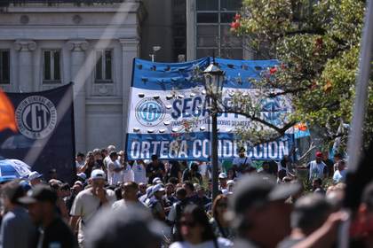 Mayor central obrera argentina pide a Justicia declarar inconstitucional nueva ley laboral