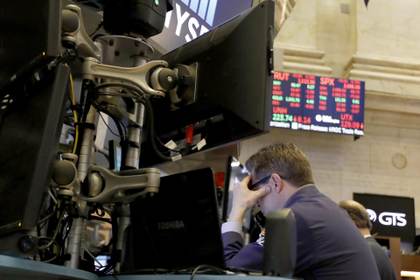 Wall Street abre en rojo y el Dow Jones cae un 1,86 % pendiente de la guerra en O. Medio