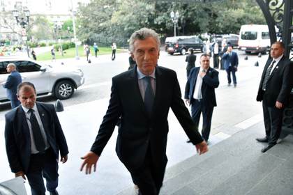 Macri: Messi dio ejemplo alejándose del movimiento populista que se aprovechó de Maradona