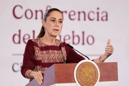 Sheinbaum defiende a exfiscal mexicano y dice que patrimonio millonario es "transparente"