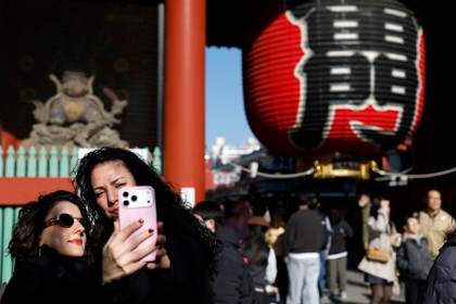 Japón, camino de su primera caída anual del turismo pospandemia por la tensión con China
