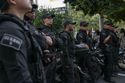 La Policía de Malasia detiene a 51 hombres por participar en "una fiesta gay" con drogas