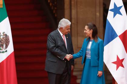 Sheinbaum recibe al presidente de Panamá en el Palacio Nacional de México
