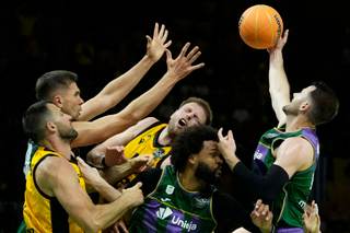 65-78. El AEK Atenas barre de la pista al Unicaja y se medirá en la final al Rytas Vilnius