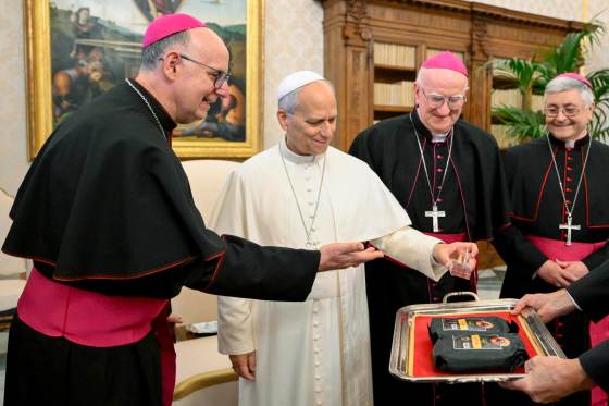 El papa anuncia que deberá operarse de un nódulo en el pulmón en fase "muy inicial"