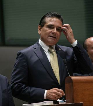 Juez ordena la aprehensión contra exgobernador del estado mexicano de Michoacán