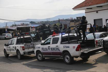 Localizan con vida a alcalde de Taxco y a su padre en el sur de México