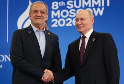 Irán dice que el "terrorismo económico" de EEUU contra el país perturba mercado energético