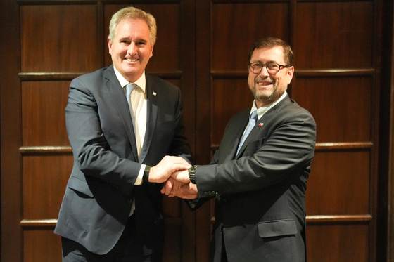 Canciller chileno recibe a su par argentino con miras a "ampliar cooperación"