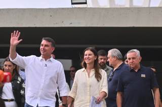 Flávio Bolsonaro visitará este martes a su padre en prisión domiciliaria