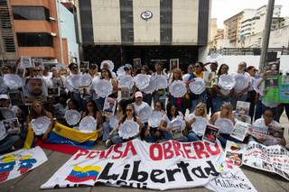 Familias piden libertad de 78 presos por presunto caso de contrabando en estatal venezolana Pdvsa