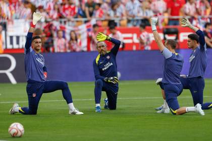 Pubill vuelve a un once con Álvarez y Griezmann; Guedes y Oyarzabal, titulares en la Real
