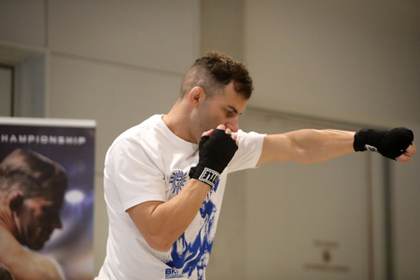 'Tonga' Reyno promete "una guerra" en el desembarco del boxeo a puño limpio en Sudamérica