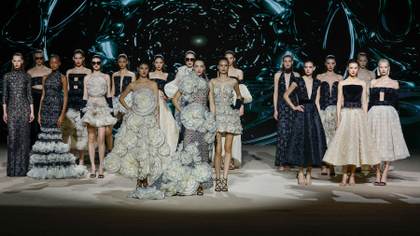 Hannibal Laguna, una oda al blanco y negro en la semana de la moda de Madrid