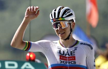 Pogacar firma el póker en la Strade Bianche