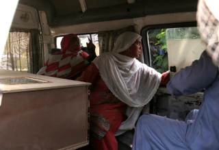 Pakistán cesa a un alto cargo e investiga fallos tras la muerte de 14 bebés en un hospital