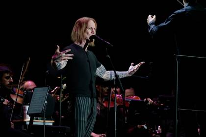 Elfman llena de macabra felicidad las Noches del Botánico con su música para Tim Burton