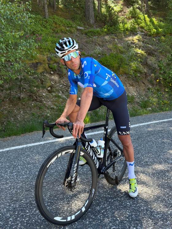 El maillot de Movistar rendirá homenaje a Barcelona, Gaudí y la Sagrada Familia
