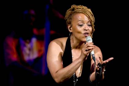 Cassandra Wilson, la cantante que revolucionó el jazz con fusiones, muere a los 70 años