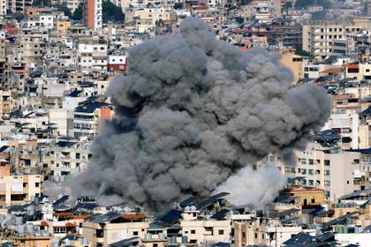 Seis muertos en un ataque de Israel a un edificio residencial en el este de Líbano