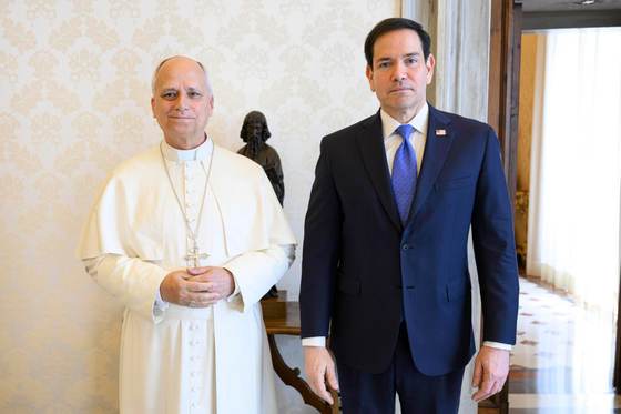 Rubio manifiesta ante León XIV su "compromiso" por la paz y buena relación con el Vaticano