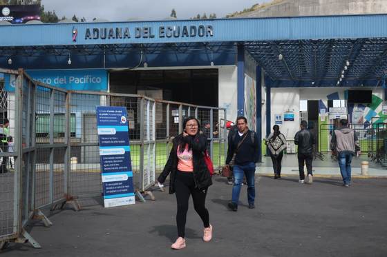 Ecuador baja el límite de ingreso de licor sin tributos para "proteger el comercio formal"