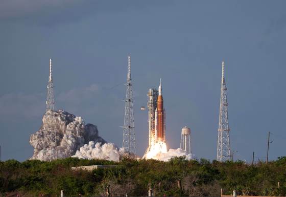 La tripulación de Artemis II solventa el problema con el inodoro de la nave