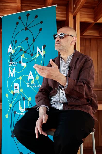 El palestino Kamal Aljafari: "Es triste que nuestro cine crezca por las matanzas en Gaza"