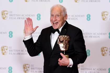 Mel Brooks cumple 100 años: un siglo haciendo de la risa un desafío a la muerte