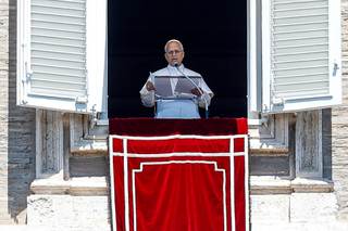 El papa advierte en su encíclica que la IA no es neutral y se concentra en pocas manos
