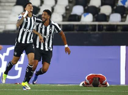3-0. Botafogo impone su jerarquía y se afianza como líder del grupo E