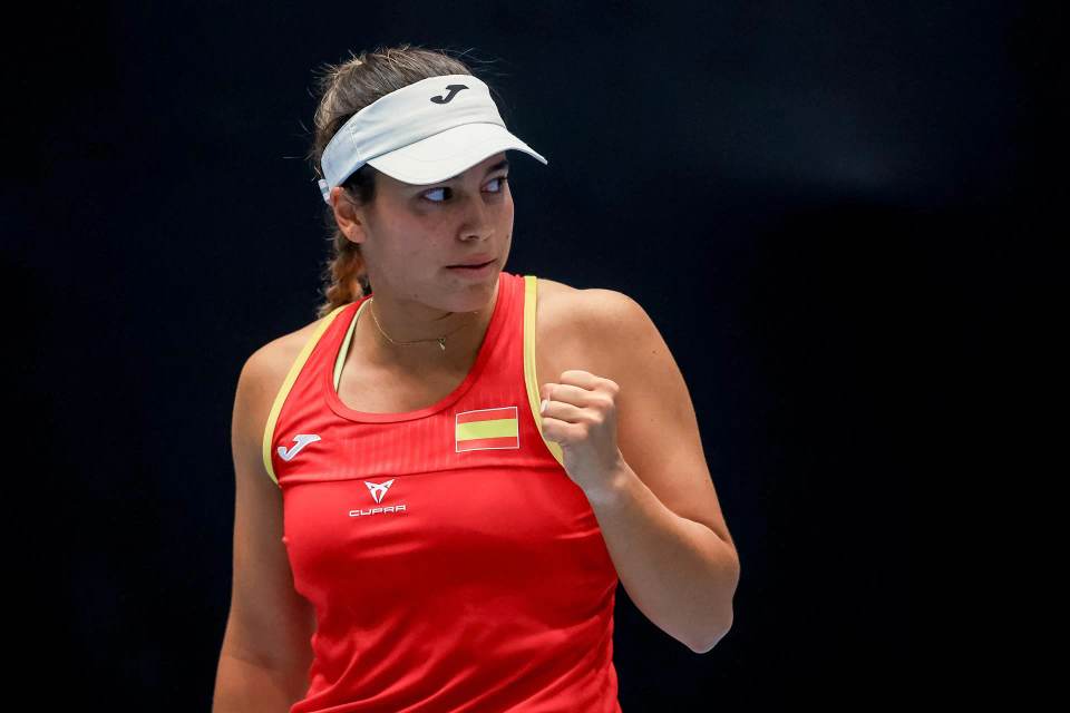 Bouzas arrolla a Zhiyenbayeva y acerca a España a las semifinales