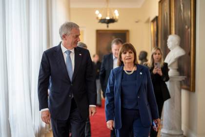 La senadora y exministra argentina Patricia Bullrich elogia "coraje y decisión" de Kast