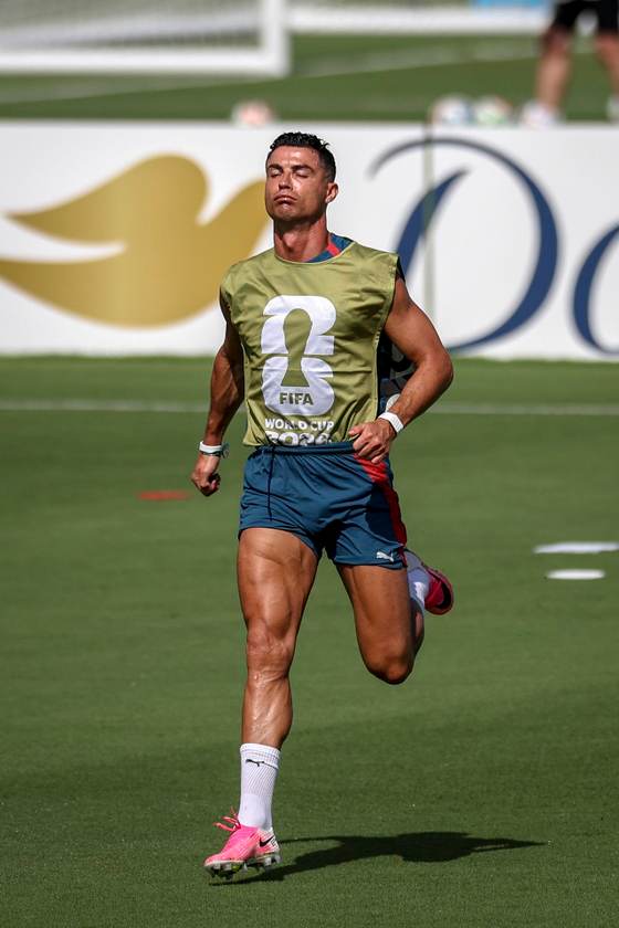 Cannavaro: "Cristiano marca de todas las maneras posibles"