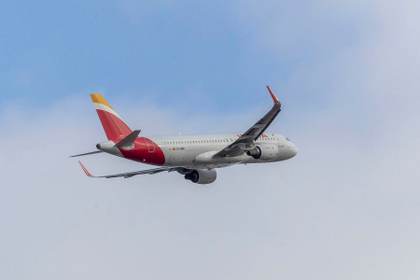 Sale hacia Roma la delegación del papa que se quedó en Tenerife por un problema del avión