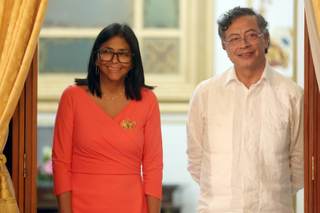 Rodríguez y Petro apuestan por integración eléctrica y de gas entre Venezuela y Colombia