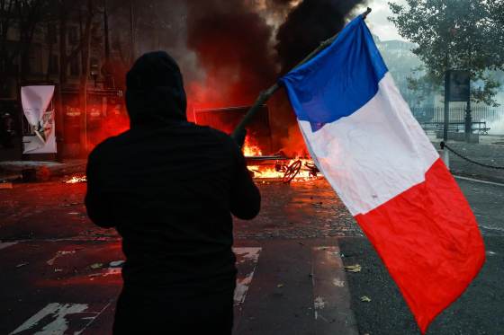México alerta a sus ciudadanos en Francia ante riesgo de violencia en manifestaciones
