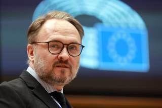 Comisario de Energía recomienda que la electricidad tribute menos que los hidrocarburos