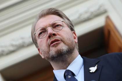 Rusia abre caso contra el líder opositor ruso por escribir "Por la paz" en la papeleta