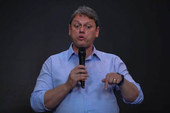 Un aliado de Bolsonaro es reelegido como gobernador del estado de São Paulo por amplia mayoría