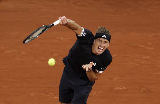 Zverev y Djokovic mantienen el pulso